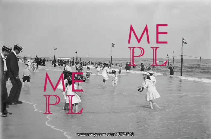  : Beach - Crowd - Ocean - New York