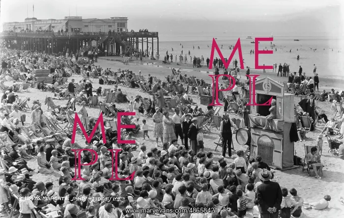 : Beach Entertainment in Margate : Beach Entertainment in Margate