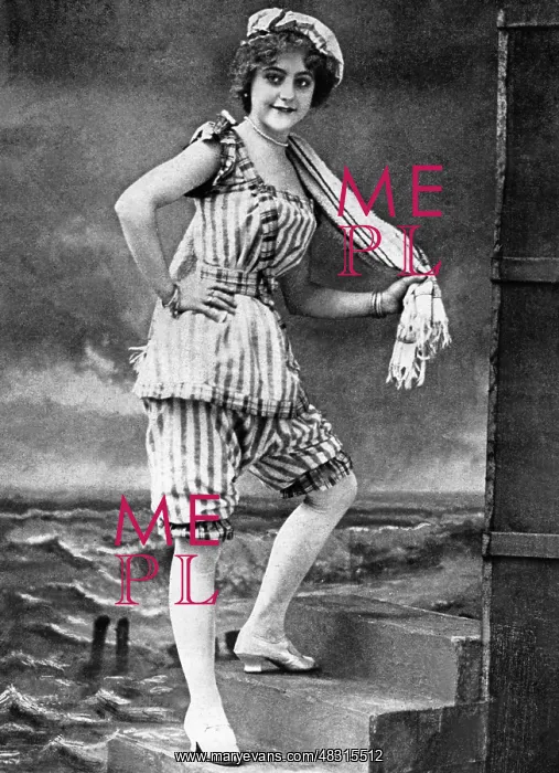 : Beach fashion, 1910s : Beach fashion, 1910s