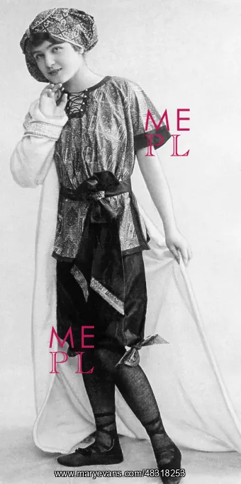 : Beach fashion, around 1912 : Beach fashion, around 1912