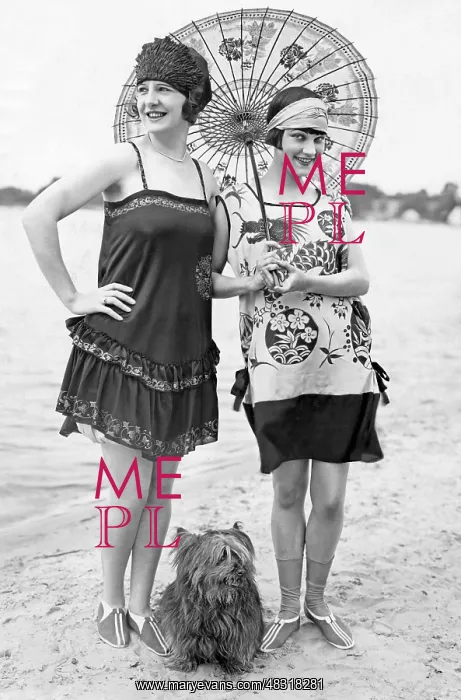 : Beach fashion, 1926 : Beach fashion, 1926