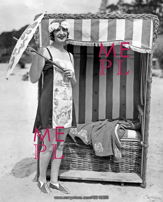 : Beach fashion, 1926 : Beach fashion, 1926