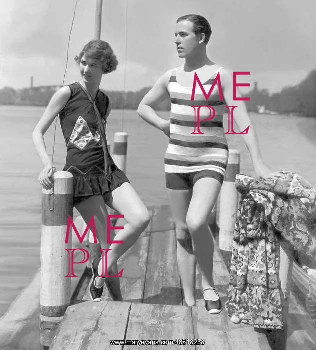 : Beach fashion, 1927 : Beach fashion, 1927