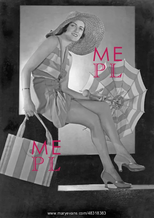 : Beach fashion, 1930 : Beach fashion, 1930