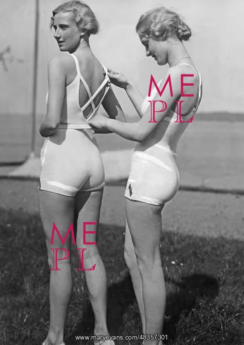 : Beach fashion, 1934 : Beach fashion, 1934