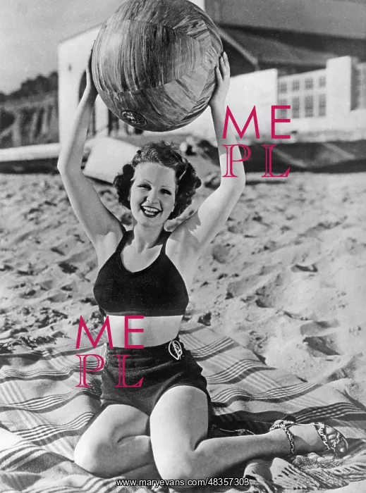 : Beach fashion, 1935 : Beach fashion, 1935