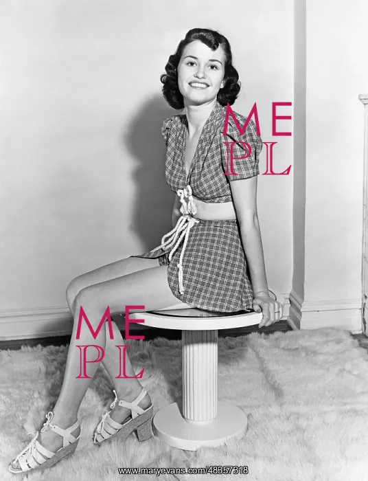 : Beach fashion, 1938 : Beach fashion, 1938