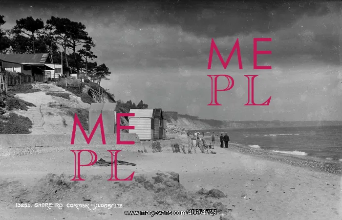 : Beach Scene with Beach Huts : Beach Scene with Beach Huts
