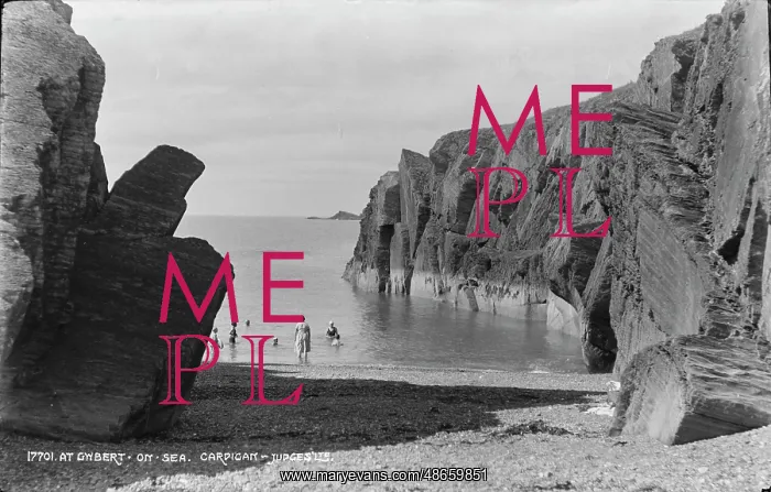 : Beach Scene at Gymbert on Sea : Beach Scene at Gymbert on Sea