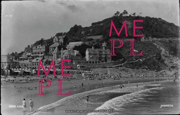 : Beach Scene in Looe : Beach Scene in Looe