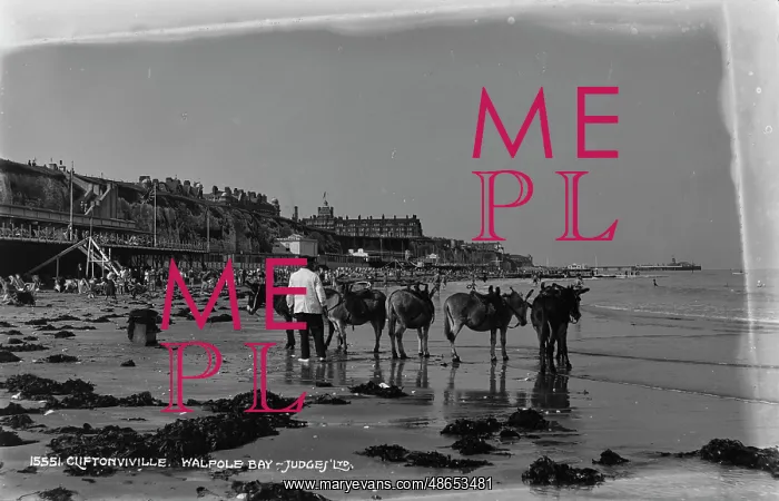 : Beach Scene at Walpole Bay : Beach Scene at Walpole Bay