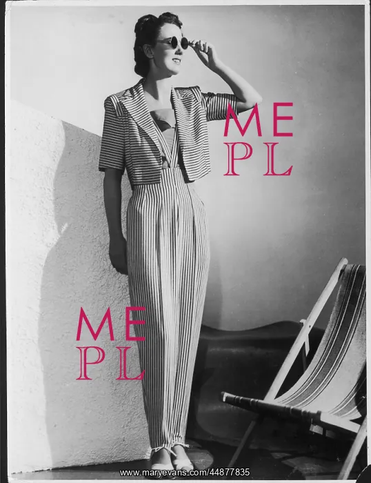 : BEACH WEAR LATE 1930S : BEACH WEAR LATE 1930S