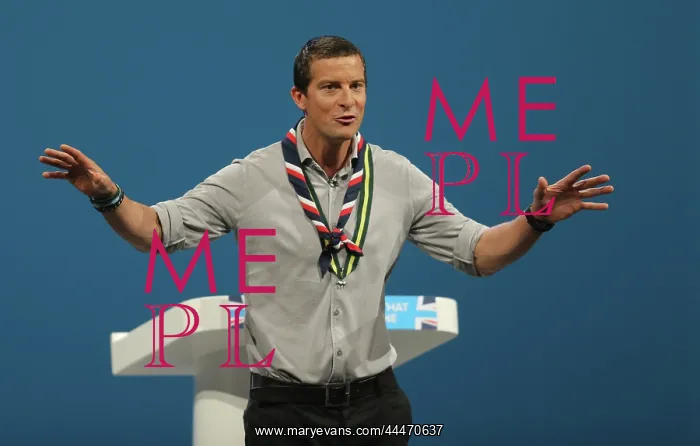 : Bear Grylls : Bear Grylls