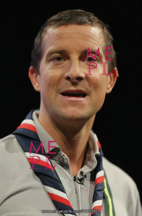 : Bear Grylls : Bear Grylls