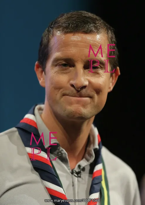: Bear Grylls : Bear Grylls
