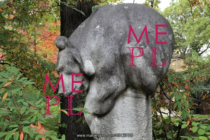 : Bear sculpture, Berlin Zoo, Tiergarten, Berlin, Germany : Bear sculpture, Berlin Zoo, Tiergarten, Berlin, Germany
