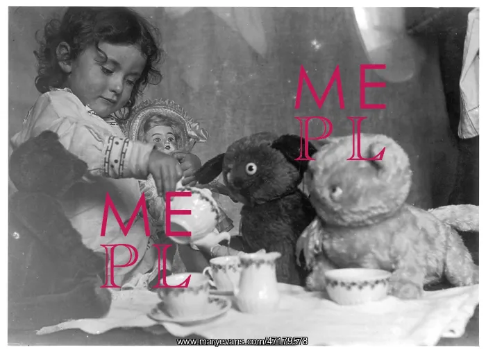 : Bear tea party, 1915 : Bear tea party, 1915