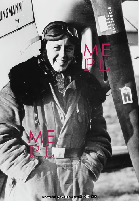 : Beate Uhse as a test pilot. About 1938 : Beate Uhse as a test pilot. About 1938