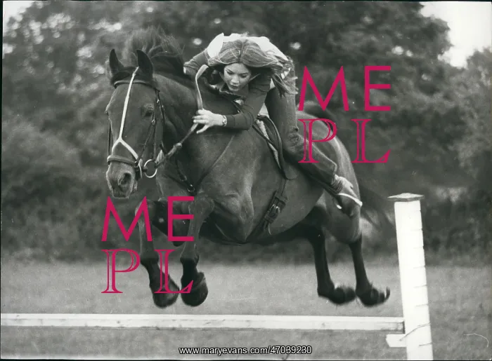 : Beatrice Welles Rides Horses : Beatrice Welles Rides Horses
