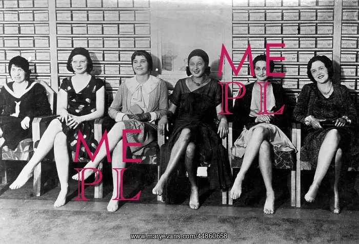 : BEAUTIFUL LEGS CONTEST : BEAUTIFUL LEGS CONTEST