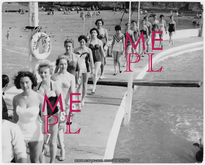  : BEAUTY CONTEST 1956