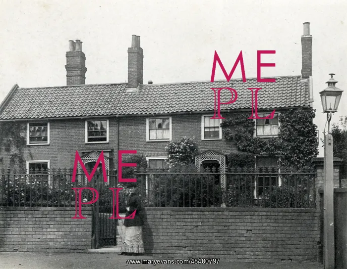  : Beccles, Suffolk - semi-detached cottages