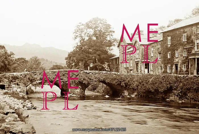 : Beddgelert bridge and hotel, Wales : Beddgelert bridge and hotel, Wales