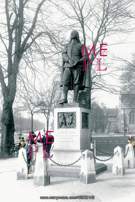  : Bedford, Bunyan's Statue 1898