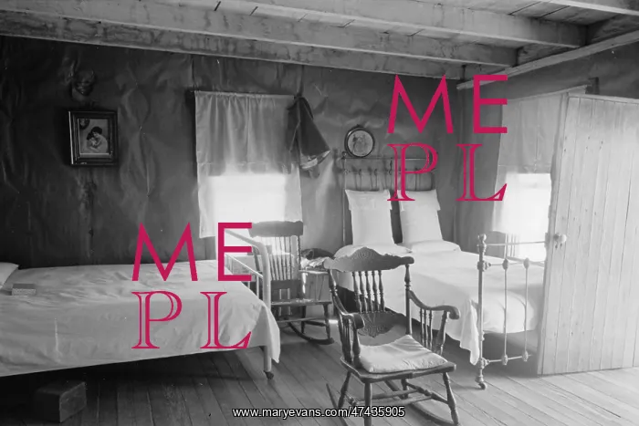  : Empty bedroom