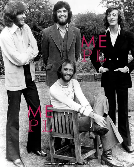 : Bee Gees, (standing, l to r): Barry Gibb, ? : Bee Gees, (standing, l to r): Barry Gibb, ?