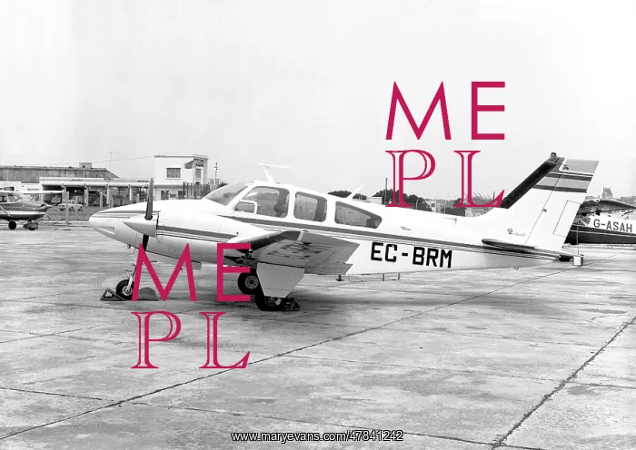 : Beech 95-B55 Baron EC-BRM : Beech 95-B55 Baron EC-BRM
