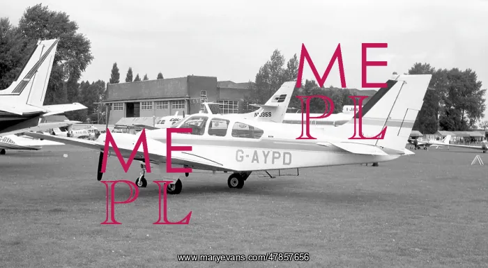 : Beech Baron G-AYPD : Beech Baron G-AYPD
