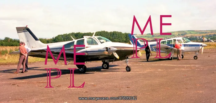 : Beech Baron G-AZDK, with Beech Sierra G-BBXU : Beech Baron G-AZDK, with Beech Sierra G-BBXU
