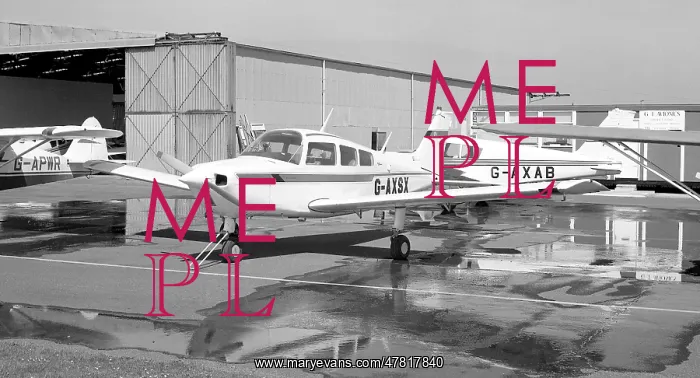 : Beech C23 Musketeer G-AXSX : Beech C23 Musketeer G-AXSX