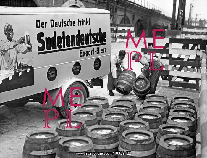 : Beer delivery from Cheb, 1938 : Beer delivery from Cheb, 1938