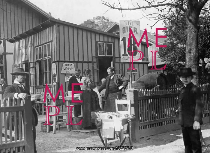 : Beer garden in Vienna, 1908 : Beer garden in Vienna, 1908