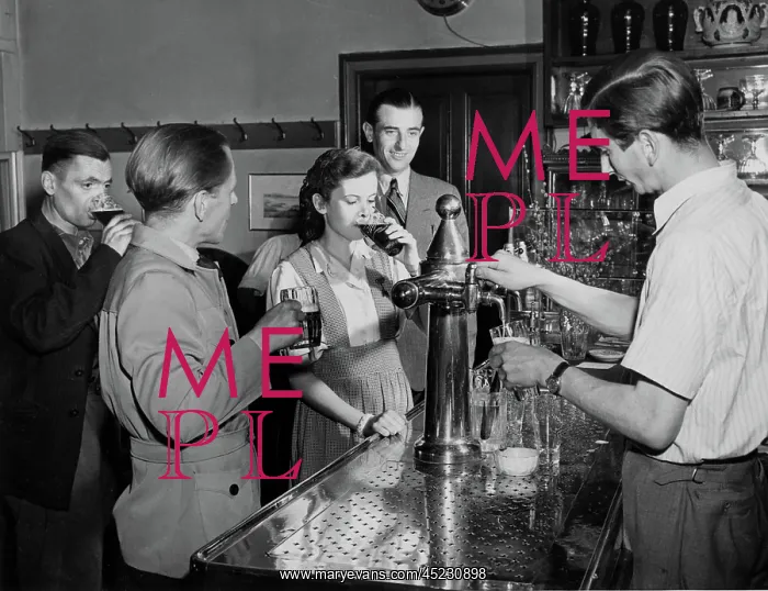 : BEER-Local bar in Berlin, Germany 8 / 8 / 46.? : BEER-Local bar in Berlin, Germany 8 / 8 / 46.?