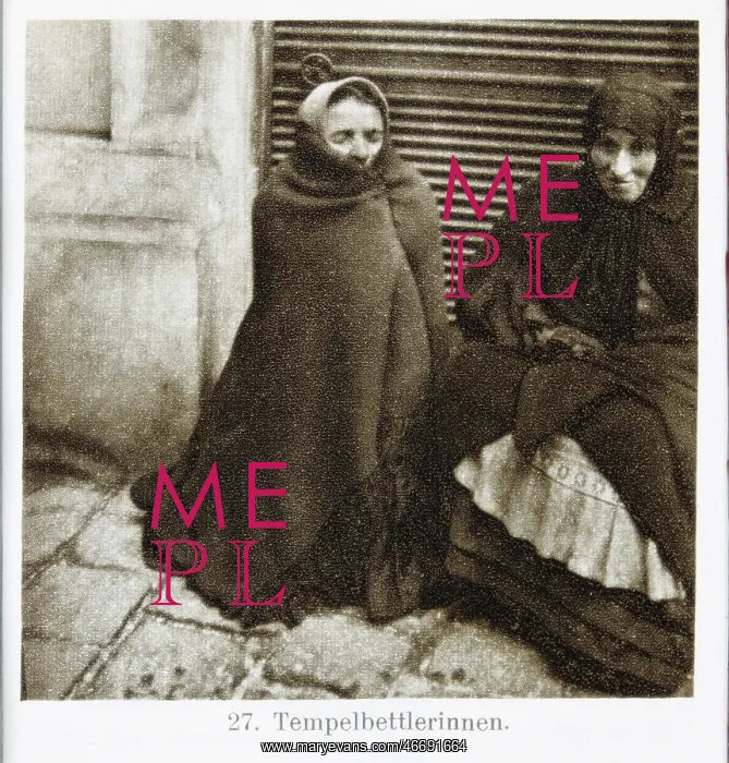: Beggar women in front of a temple : Beggar women in front of a temple