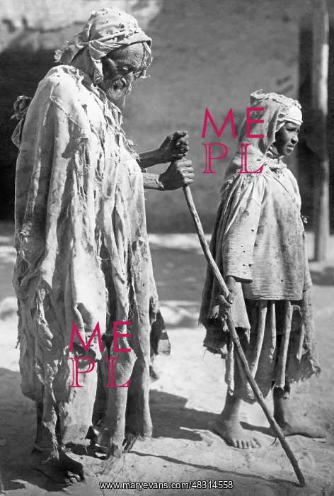 : Beggars in Tunis, 1927 : Beggars in Tunis, 1927