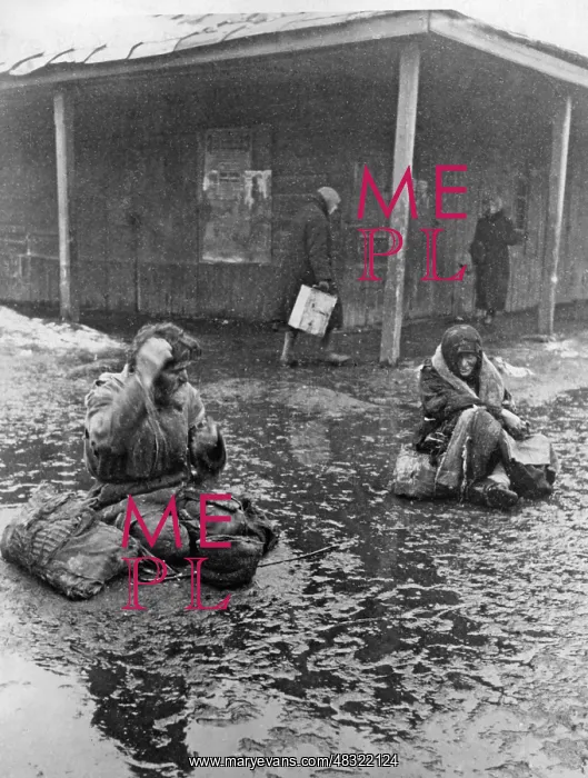 : Begging farmers in the rain, 1929 : Begging farmers in the rain, 1929