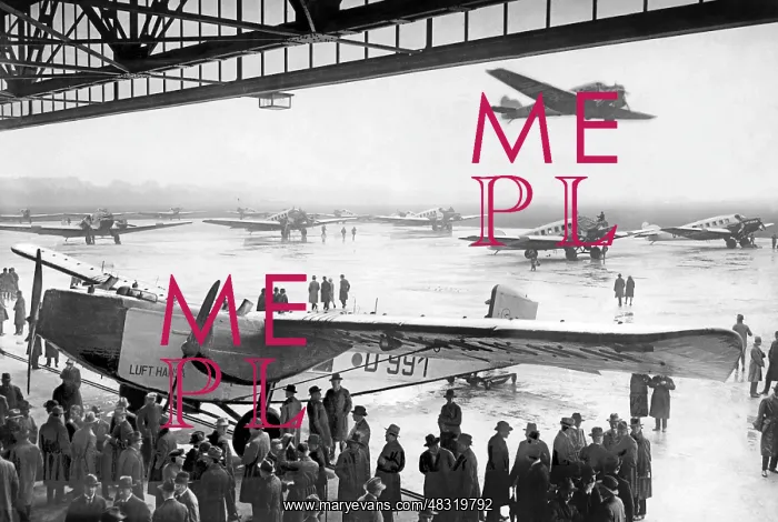 : Beginning of the summer flight schedule, 1927 : Beginning of the summer flight schedule, 1927
