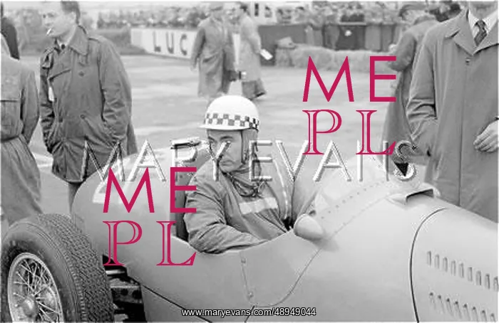 : Behra in Gordini, Silverstone, England : Behra in Gordini, Silverstone, England