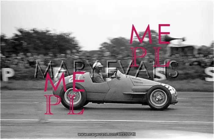 : Behra in Gordini, Silverstone, England : Behra in Gordini, Silverstone, England