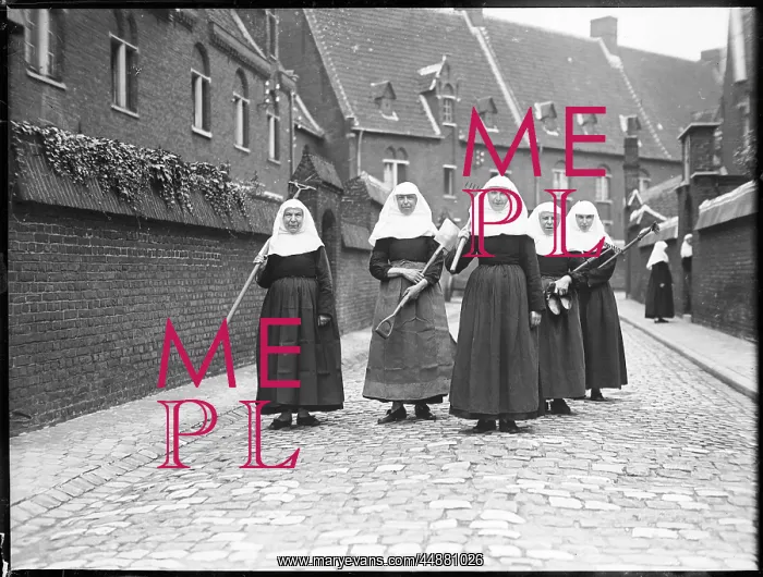  : Belgian Nuns