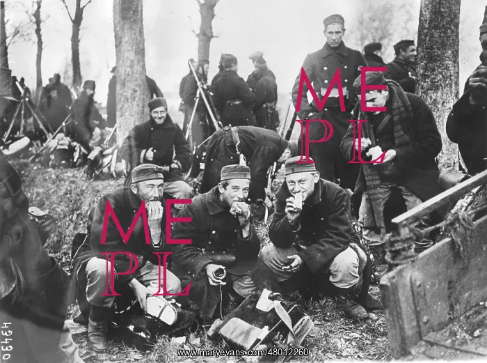 : Belgian soldiers eating dinner, northern France, WW1 : Belgian soldiers eating dinner, northern France, WW1
