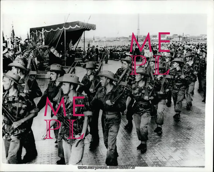 : Belgian troops return from Congo, marching at Ostende : Belgian troops return from Congo, marching at Ostende
