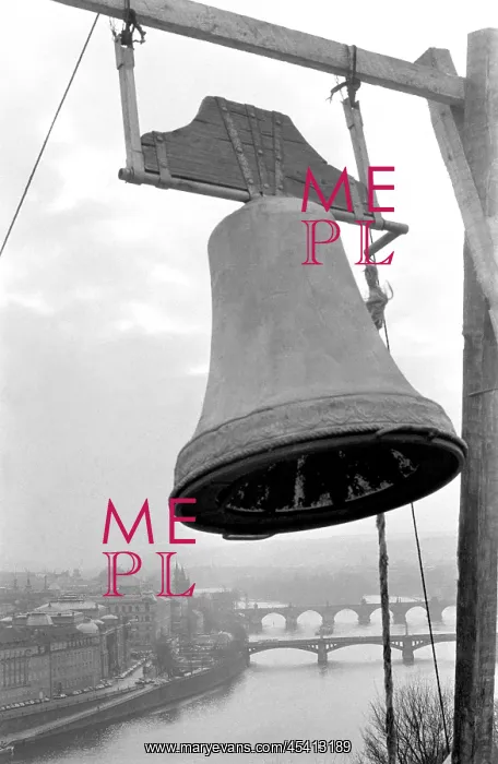 : Bell - general strike : Bell - general strike