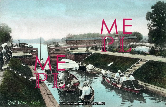 : Bell Weir Lock on the River Thames : Bell Weir Lock on the River Thames