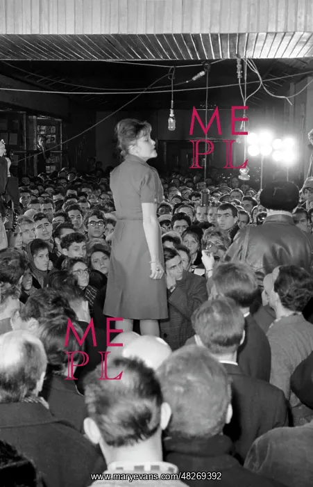 : Bella Akhmadulina, 1962 : Bella Akhmadulina, 1962