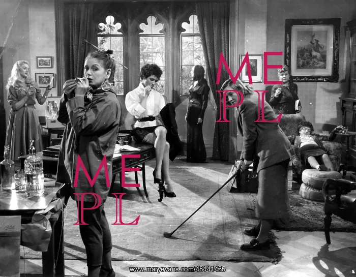 : THE BELLES OF ST TRINIAN'S : THE BELLES OF ST TRINIAN'S